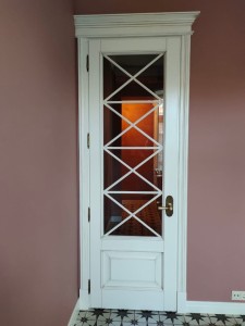 Дверь массив дуба со стеклом