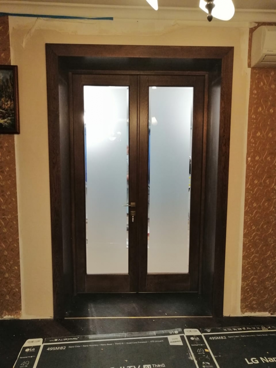 Двери дуб со стеклом
