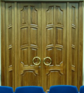 Изготовление дверей для правительственного здания