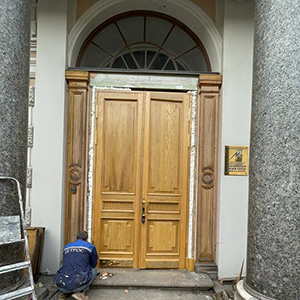 двери из дуба - музей Попова, сентябрь 2022