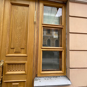двери из массива - музей Попова, сентябрь 2022